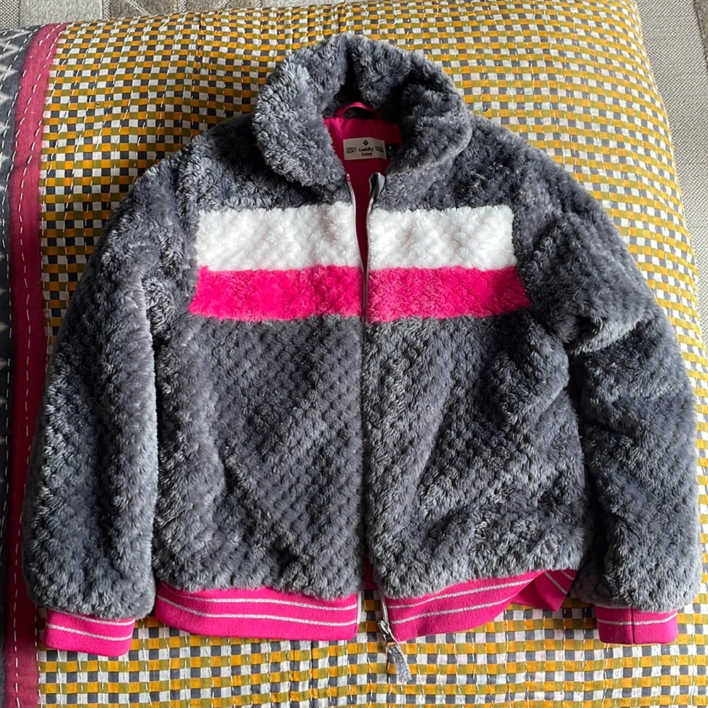 Furry out layer jacket with pockets